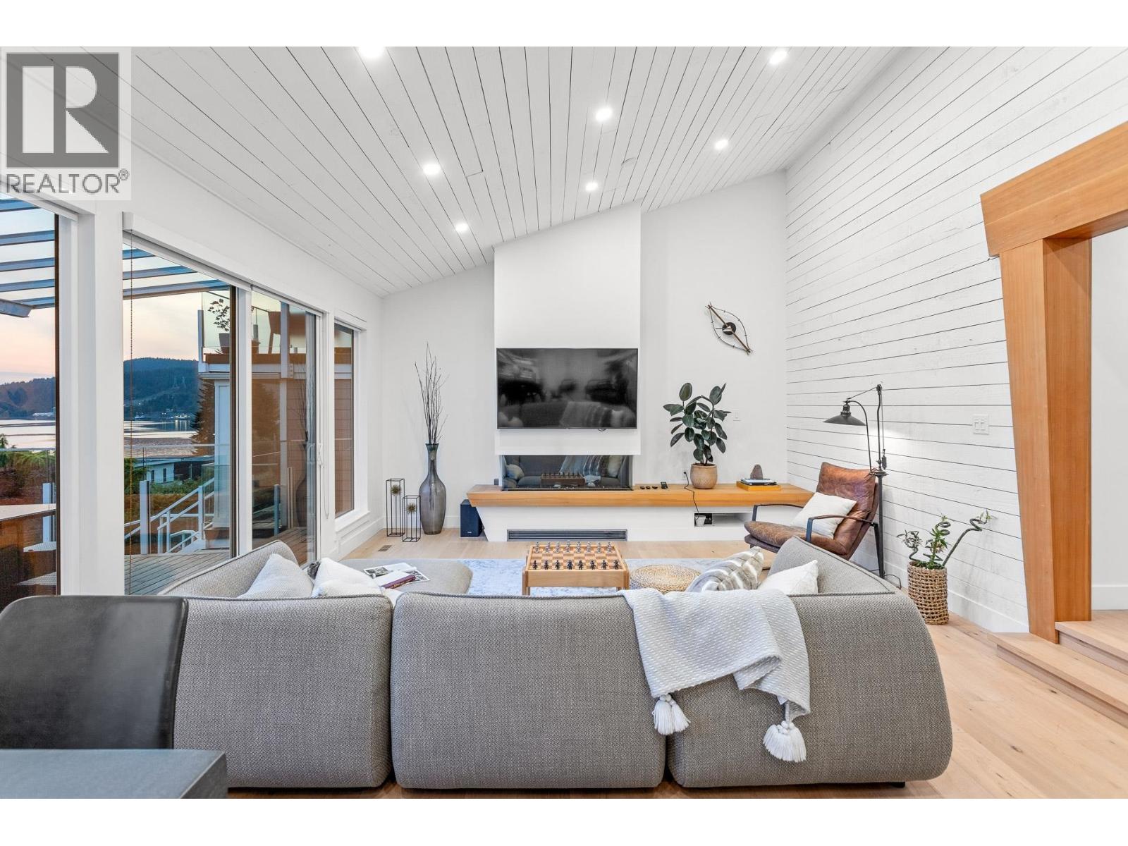 1122 Ioco Road, Port Moody, British Columbia  V3H 2X1 - Photo 4 - R3053283