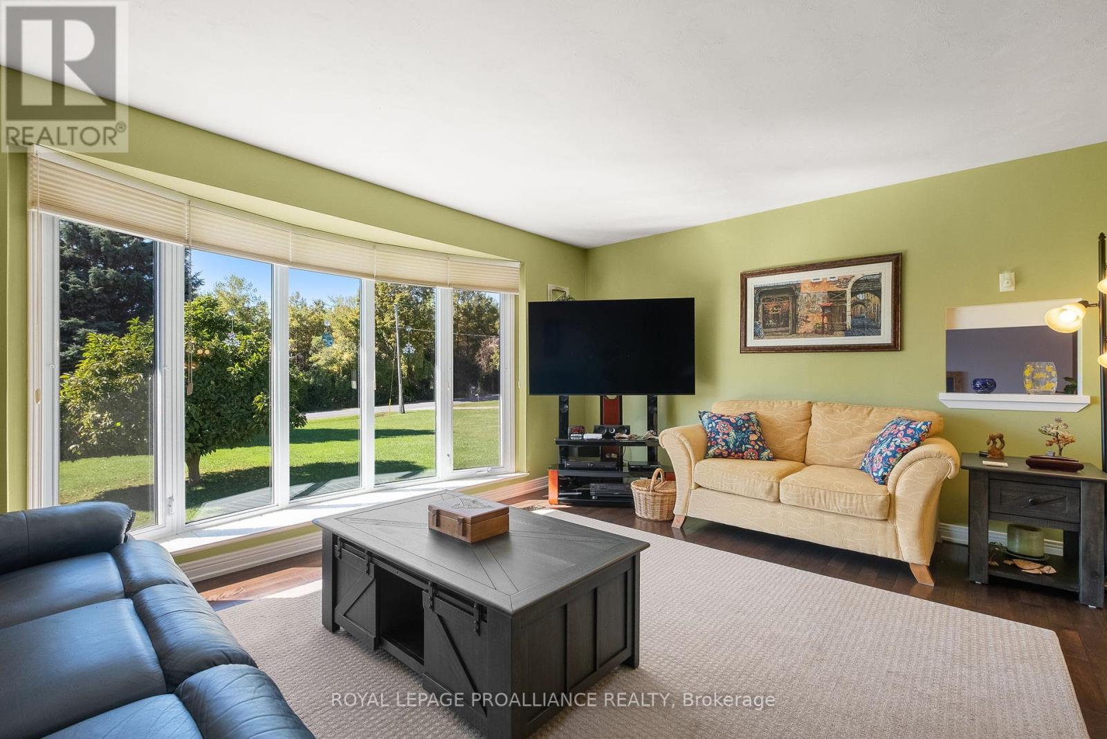 2535 Castlehill Drive, Cobourg, Ontario  K9A 0T3 - Photo 13 - X12433176