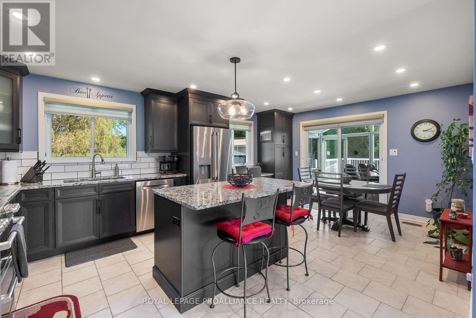 2535 Castlehill Drive, Cobourg, Ontario  K9A 0T3 - Photo 6 - X12433176