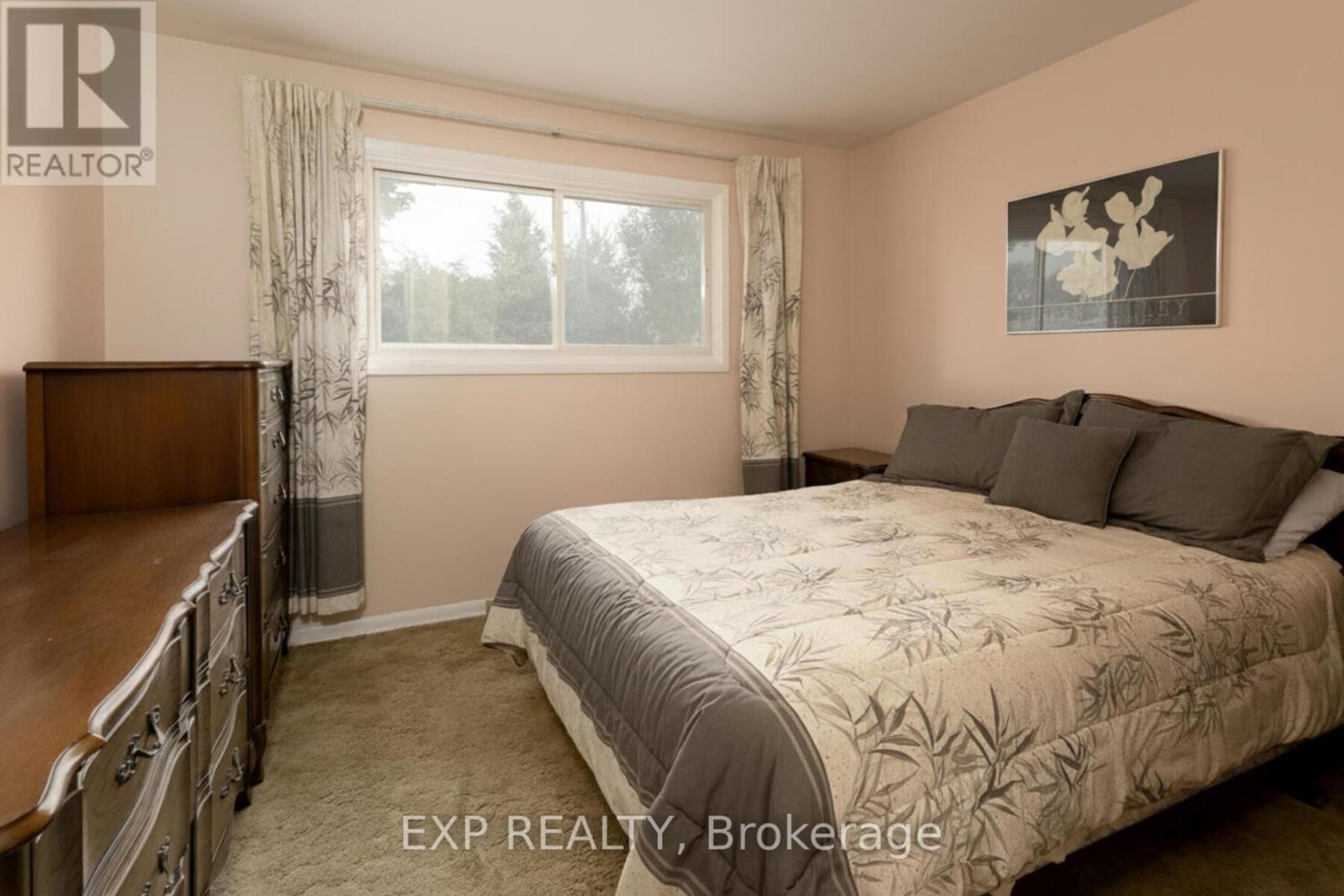 1184 Addison Drive, London East, Ontario  N5V 2N9 - Photo 7 - X12433093