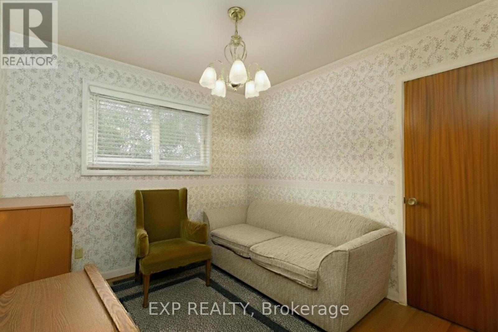1184 Addison Drive, London East, Ontario  N5V 2N9 - Photo 9 - X12433093