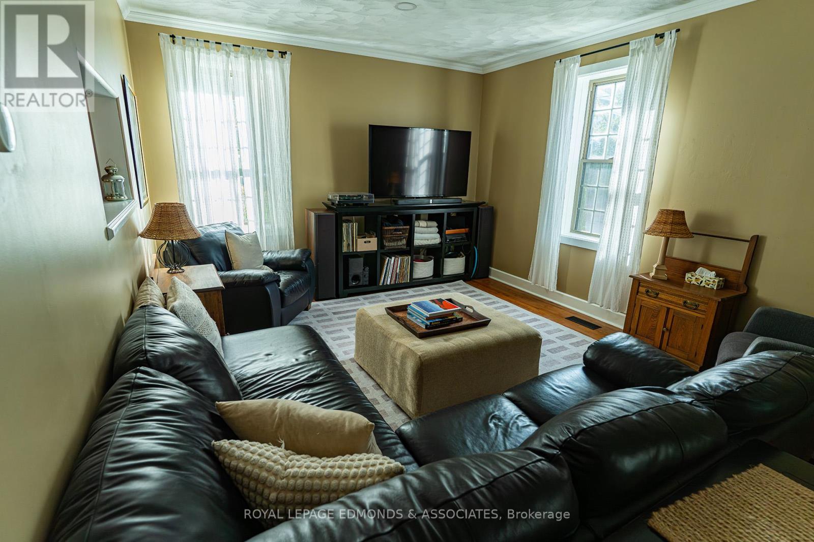 561 Mackay Street, Pembroke, Ontario  K8A 1E8 - Photo 13 - X12433092