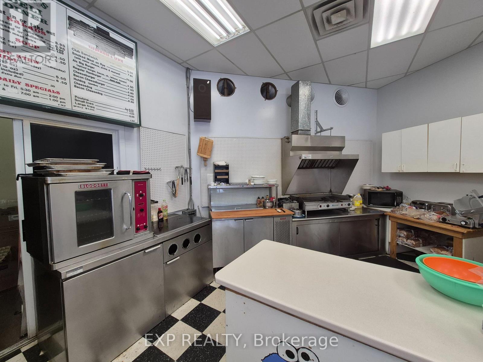 630b O'brien Road, Renfrew, Ontario  K7V 3Z2 - Photo 9 - X12433136