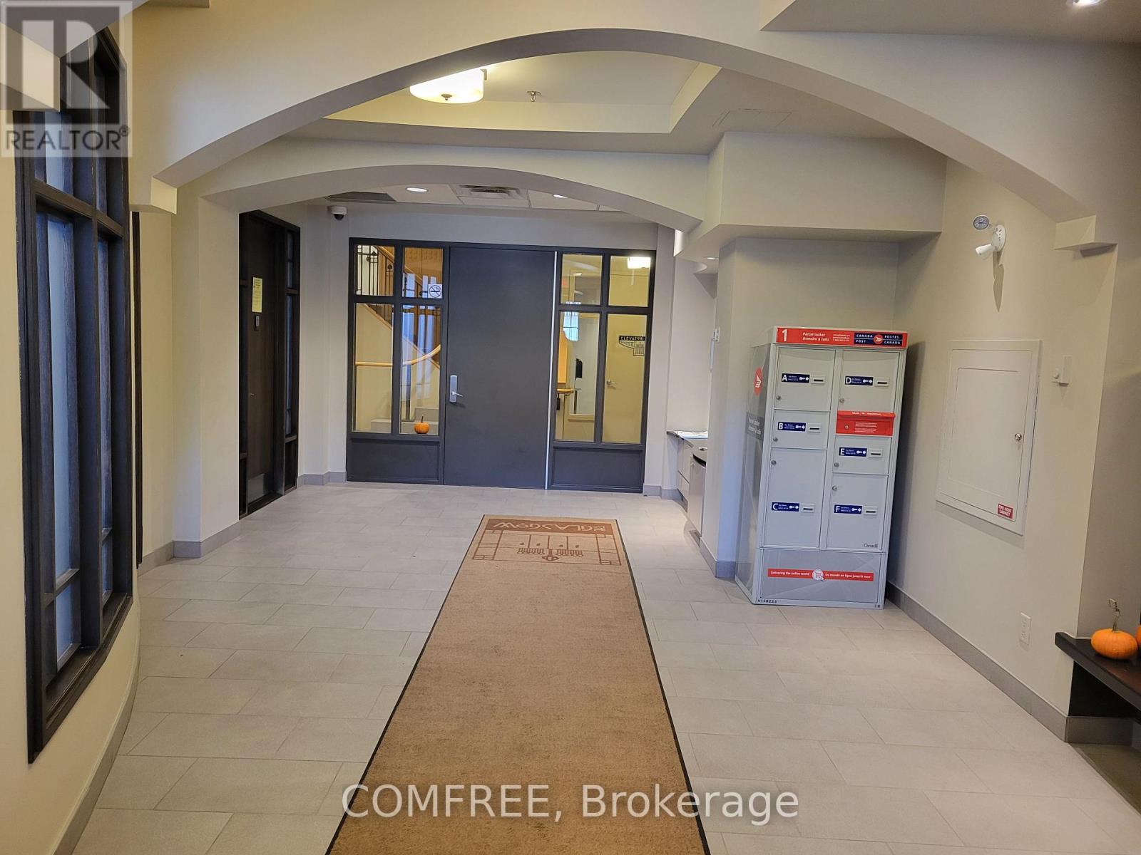 302 - 290 Powell Avenue, Ottawa, Ontario  K1S 5T4 - Photo 4 - X12433123