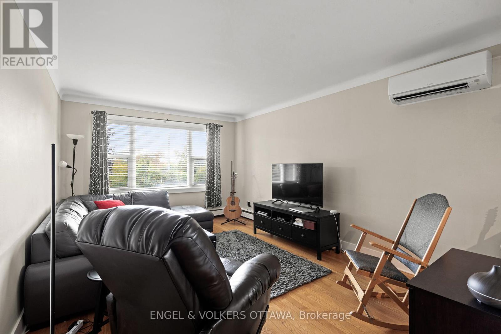 17 Wright Street, Ottawa, Ontario  K1K 2C8 - Photo 4 - X12433138
