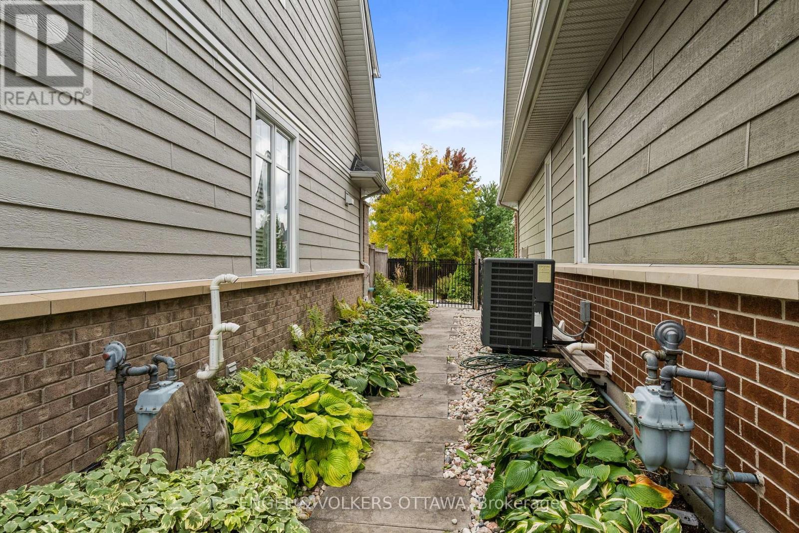 511 Erinwoods Circle, Ottawa, Ontario  K2J 5M5 - Photo 45 - X12433143