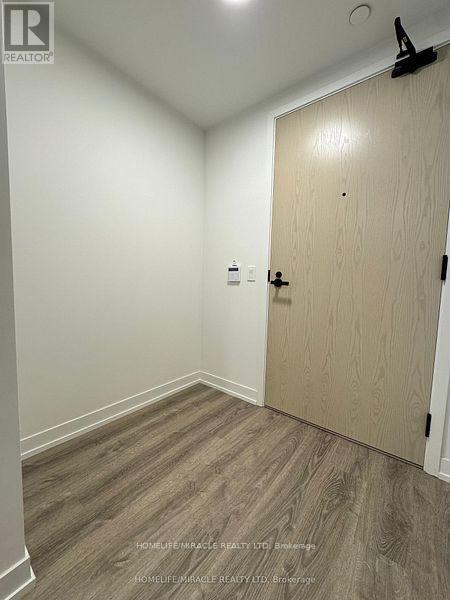 316 - 195 Commerce Street, Vaughan, Ontario  L4K 5Z7 - Photo 3 - N12398433