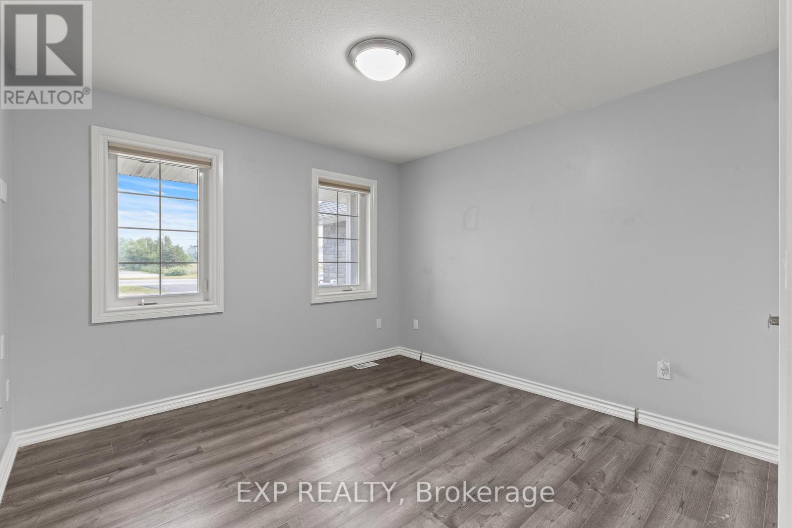 353 South Pelham Road, Welland (West Welland), Ontario  L3B 5N8 - Photo 21 - X12433097