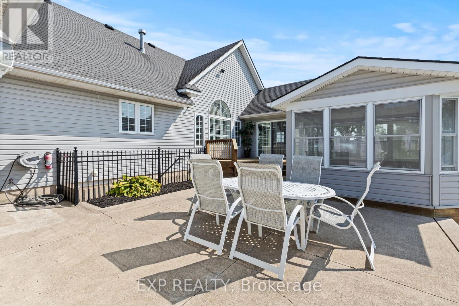 353 South Pelham Road, Welland (West Welland), Ontario  L3B 5N8 - Photo 36 - X12433097