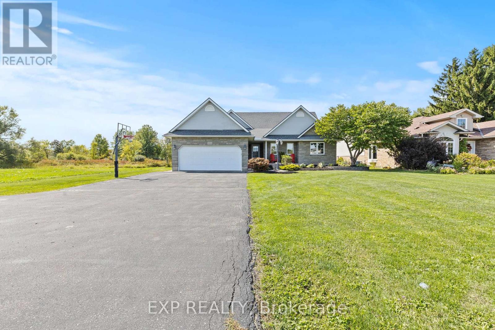 353 South Pelham Road, Welland (West Welland), Ontario  L3B 5N8 - Photo 4 - X12433097