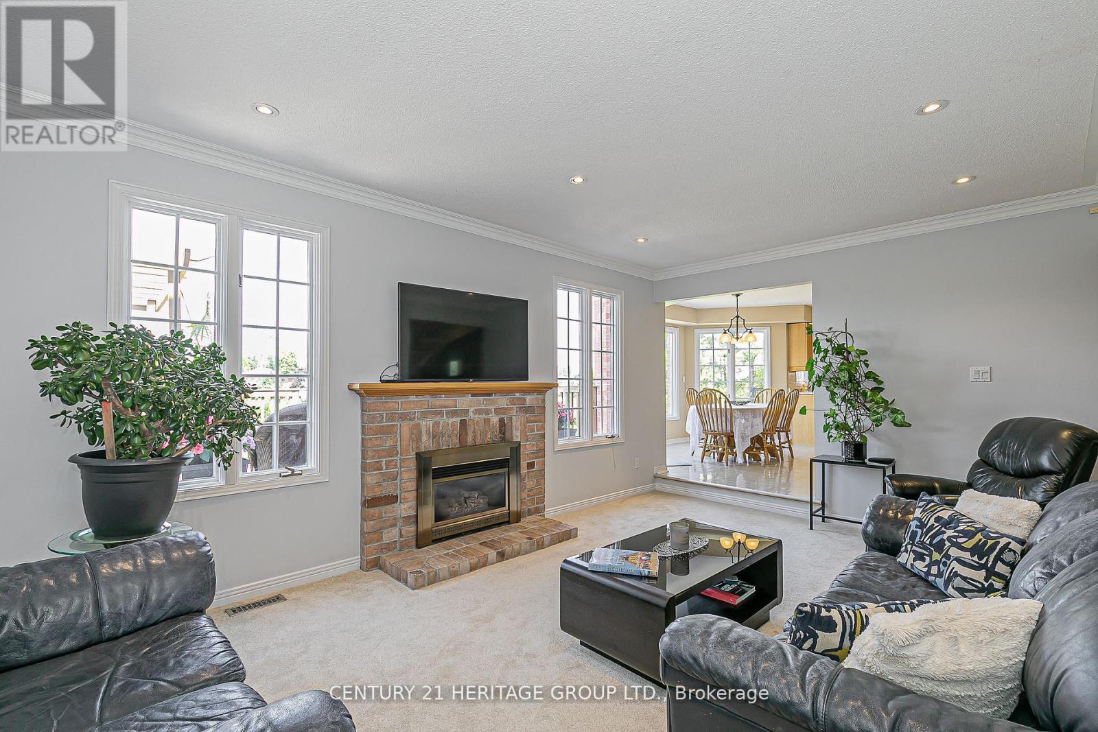 152 Cranberry Lane, Aurora, Ontario  L4G 5Z4 - Photo 13 - N12433043
