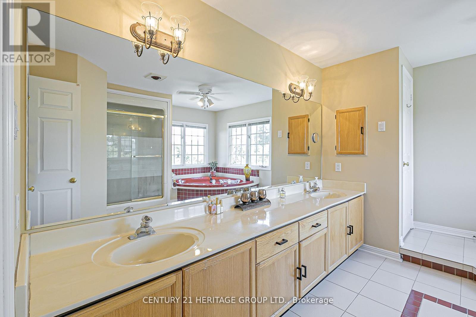 152 Cranberry Lane, Aurora, Ontario  L4G 5Z4 - Photo 23 - N12433043