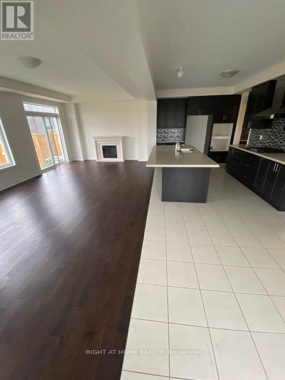 287 Boundary Boulevard, Whitchurch-Stouffville, Ontario  L4A 1H8 - Photo 3 - N12433059