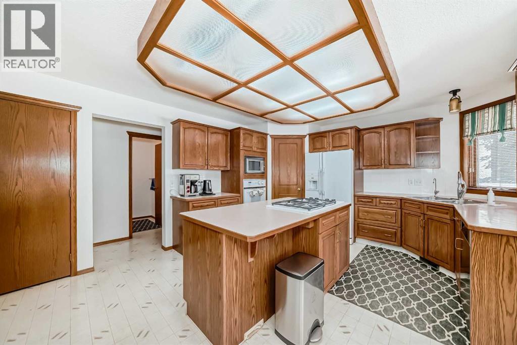 15463 Mckenzie Lake Way Se, Calgary, Alberta  T2z 2h4 - Photo 16 - A2259220