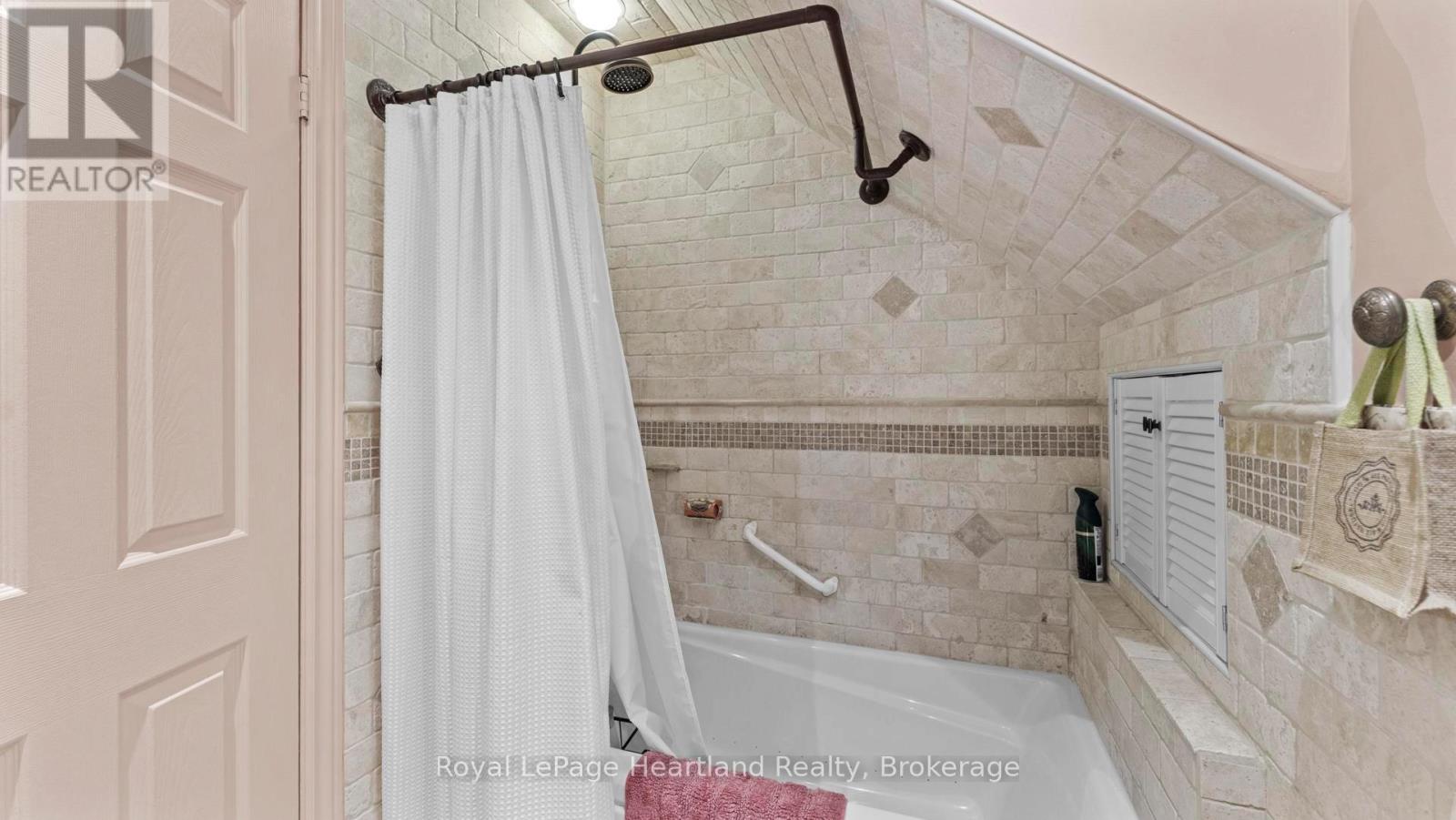 18 St Vincent Street, Goderich, Ontario  N7A 2M6 - Photo 23 - X12433147