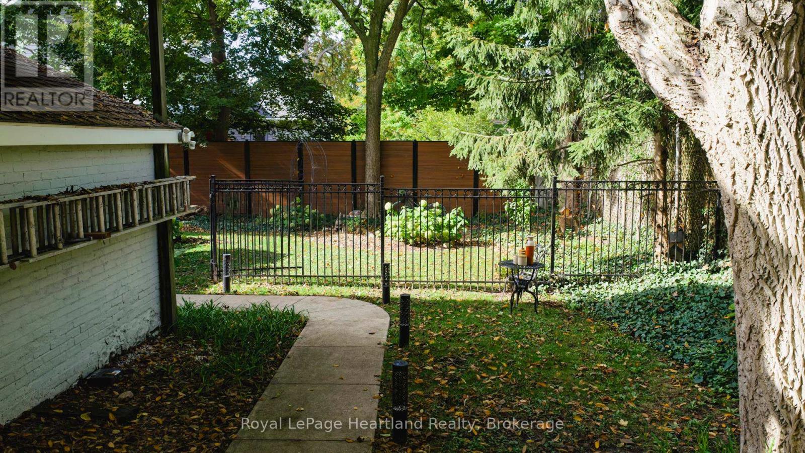 18 St Vincent Street, Goderich, Ontario  N7A 2M6 - Photo 38 - X12433147