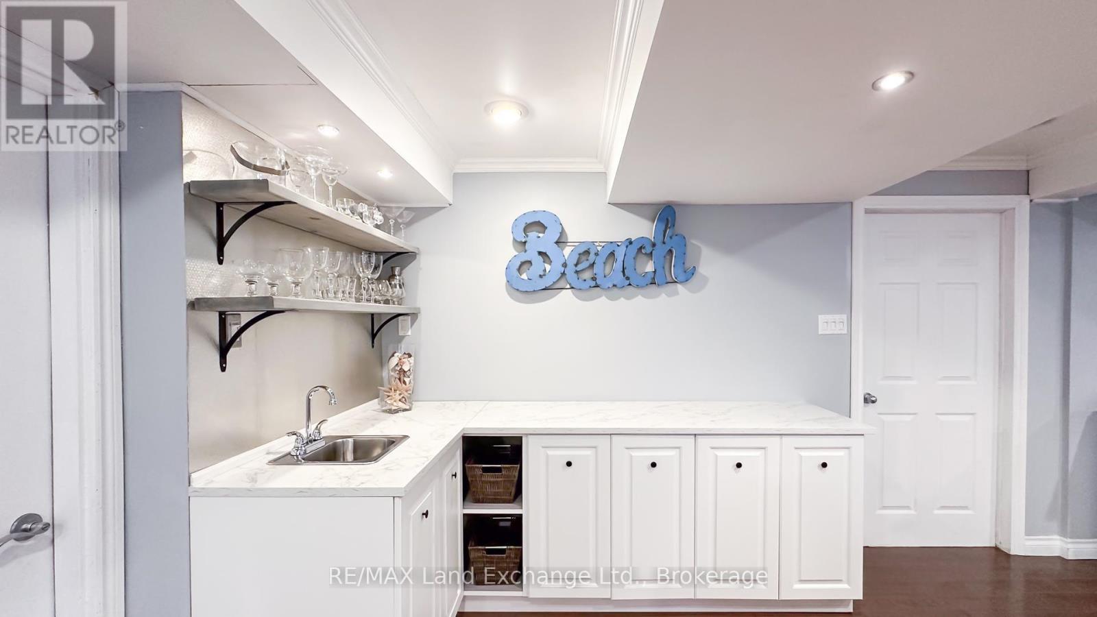 222 Penetangore Row, Kincardine, Ontario  N2Z 2P6 - Photo 32 - X12153013