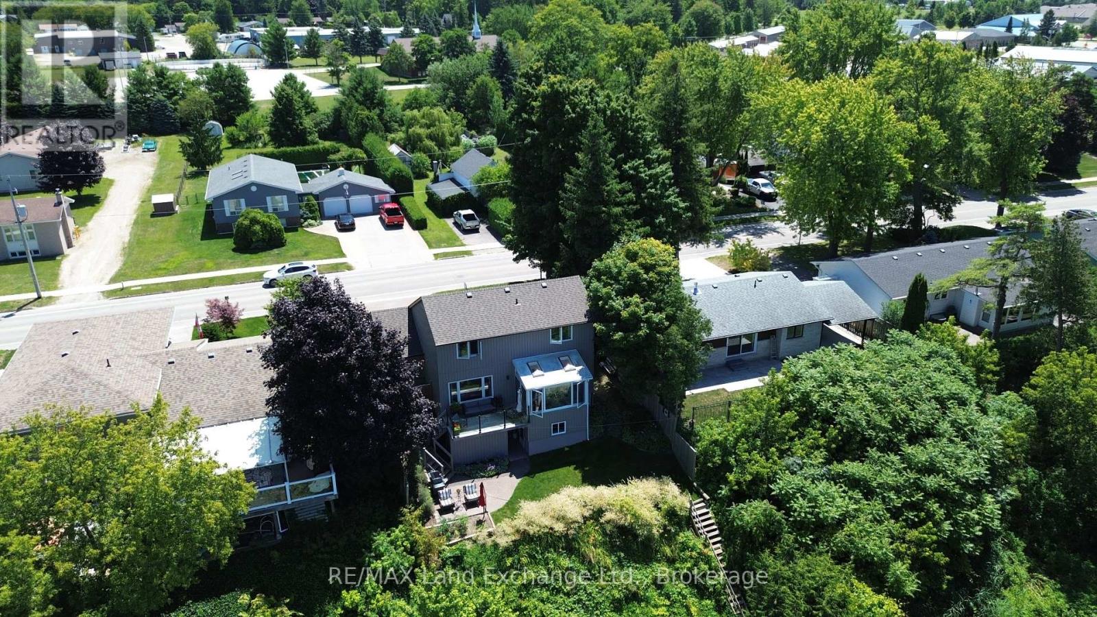 222 Penetangore Row, Kincardine, Ontario  N2Z 2P6 - Photo 38 - X12153013