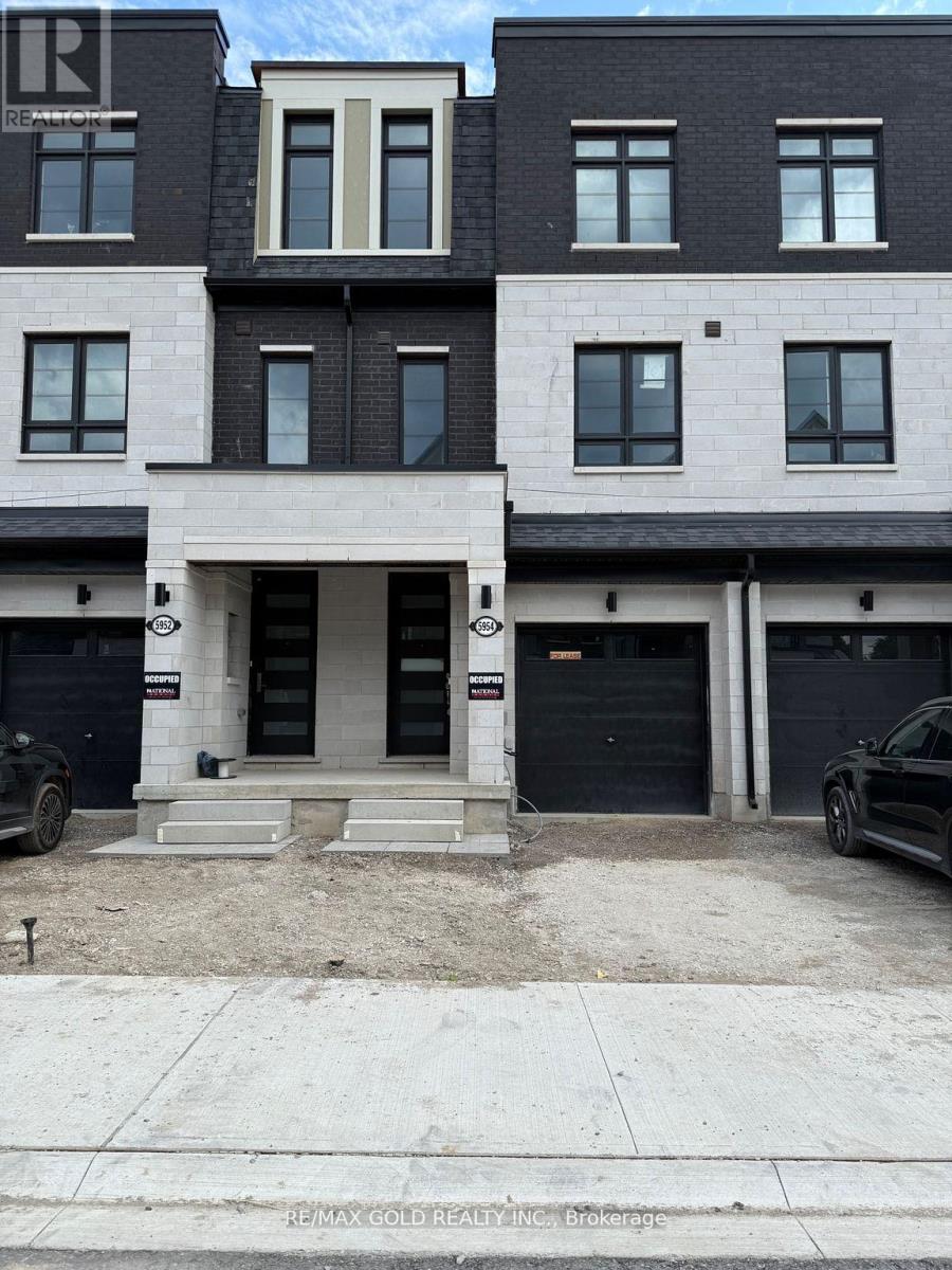 5954 Saigon Street, Mississauga, Ontario  L5V 2V9 - Photo 1 - W12433029