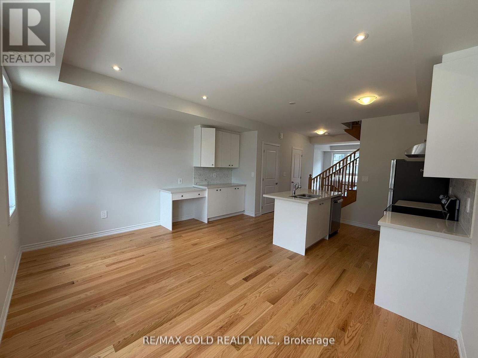 5954 Saigon Street, Mississauga, Ontario  L5V 2V9 - Photo 10 - W12433029