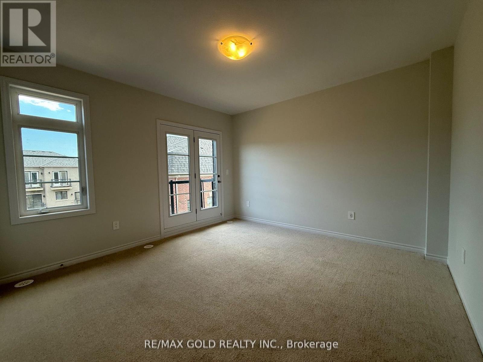 5954 Saigon Street, Mississauga, Ontario  L5V 2V9 - Photo 18 - W12433029