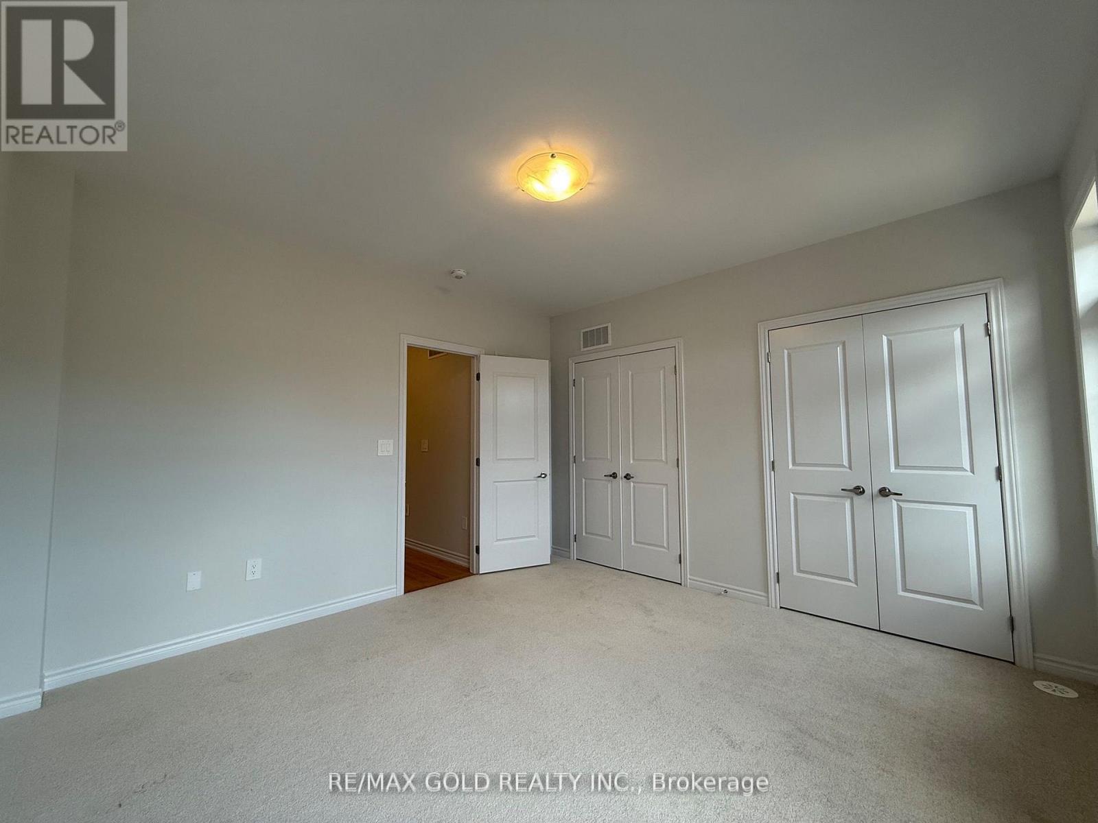 5954 Saigon Street, Mississauga, Ontario  L5V 2V9 - Photo 19 - W12433029