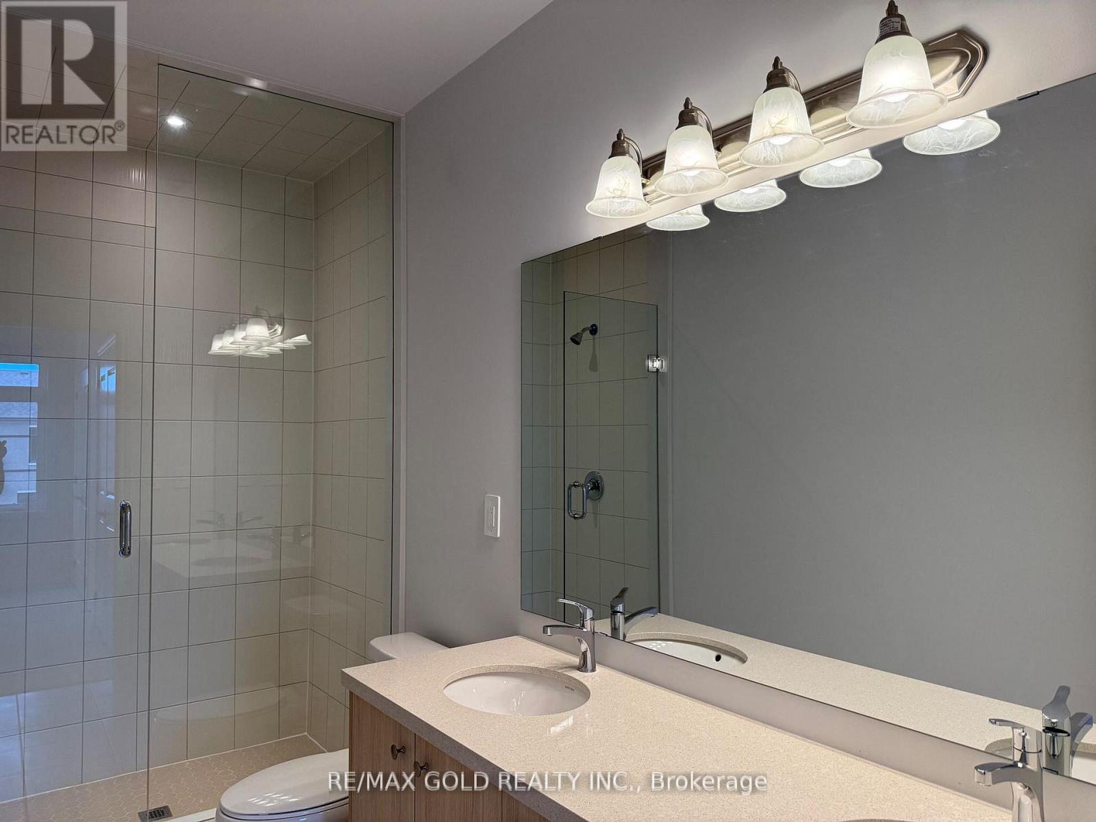 5954 Saigon Street, Mississauga, Ontario  L5V 2V9 - Photo 20 - W12433029