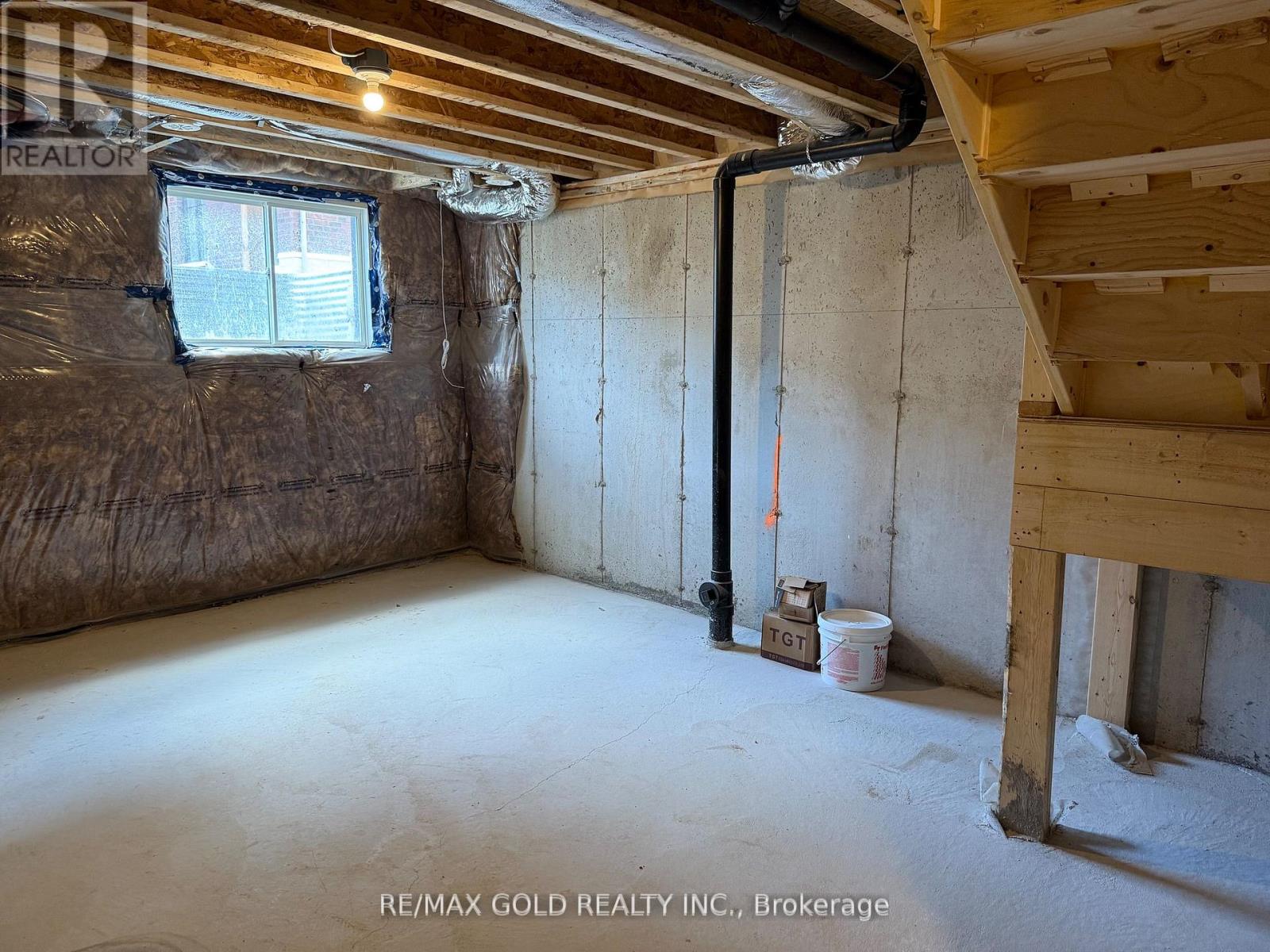 5954 Saigon Street, Mississauga, Ontario  L5V 2V9 - Photo 23 - W12433029