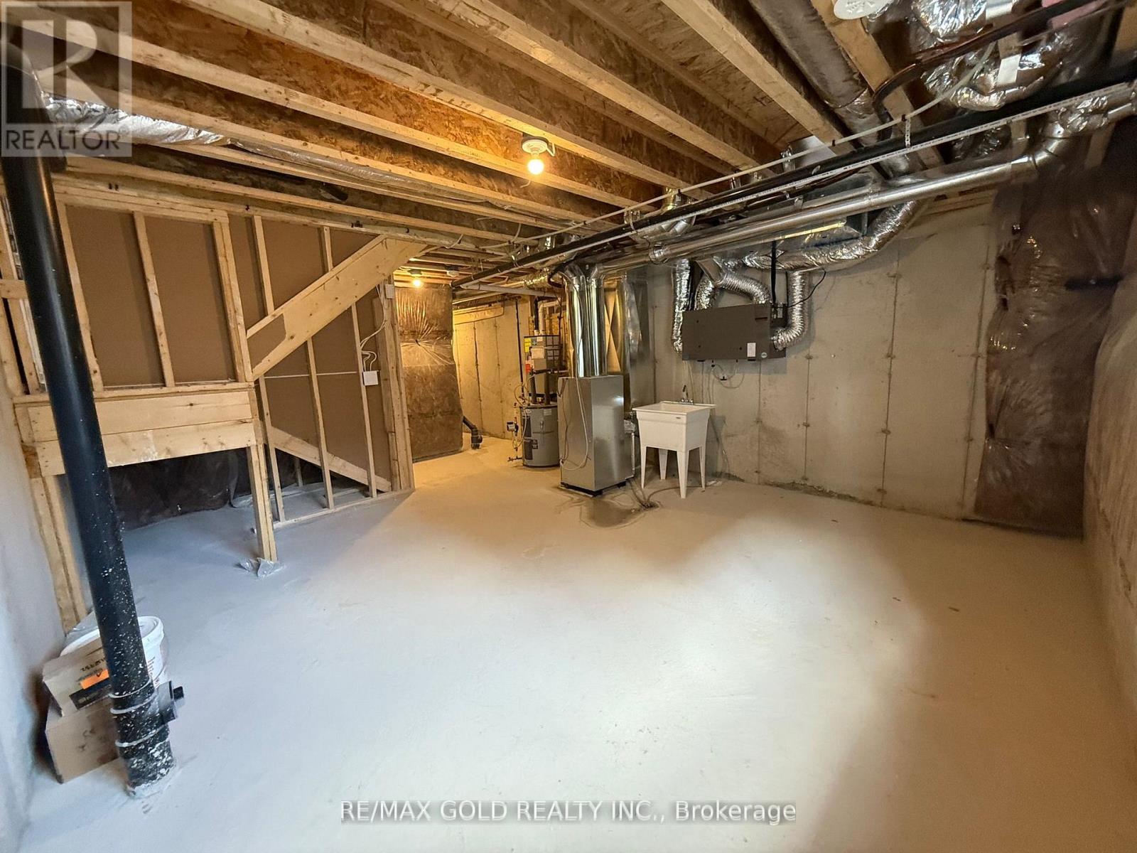 5954 Saigon Street, Mississauga, Ontario  L5V 2V9 - Photo 24 - W12433029