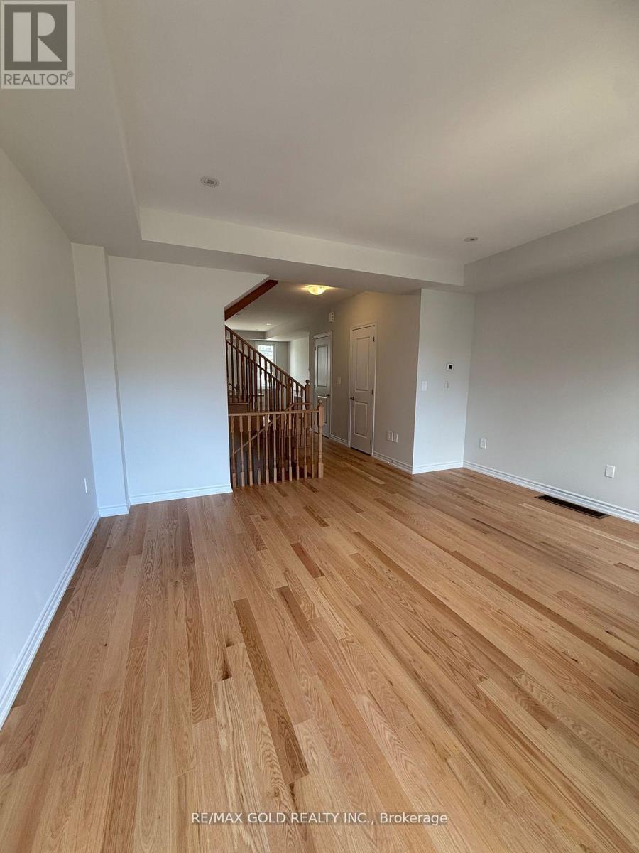 5954 Saigon Street, Mississauga, Ontario  L5V 2V9 - Photo 8 - W12433029