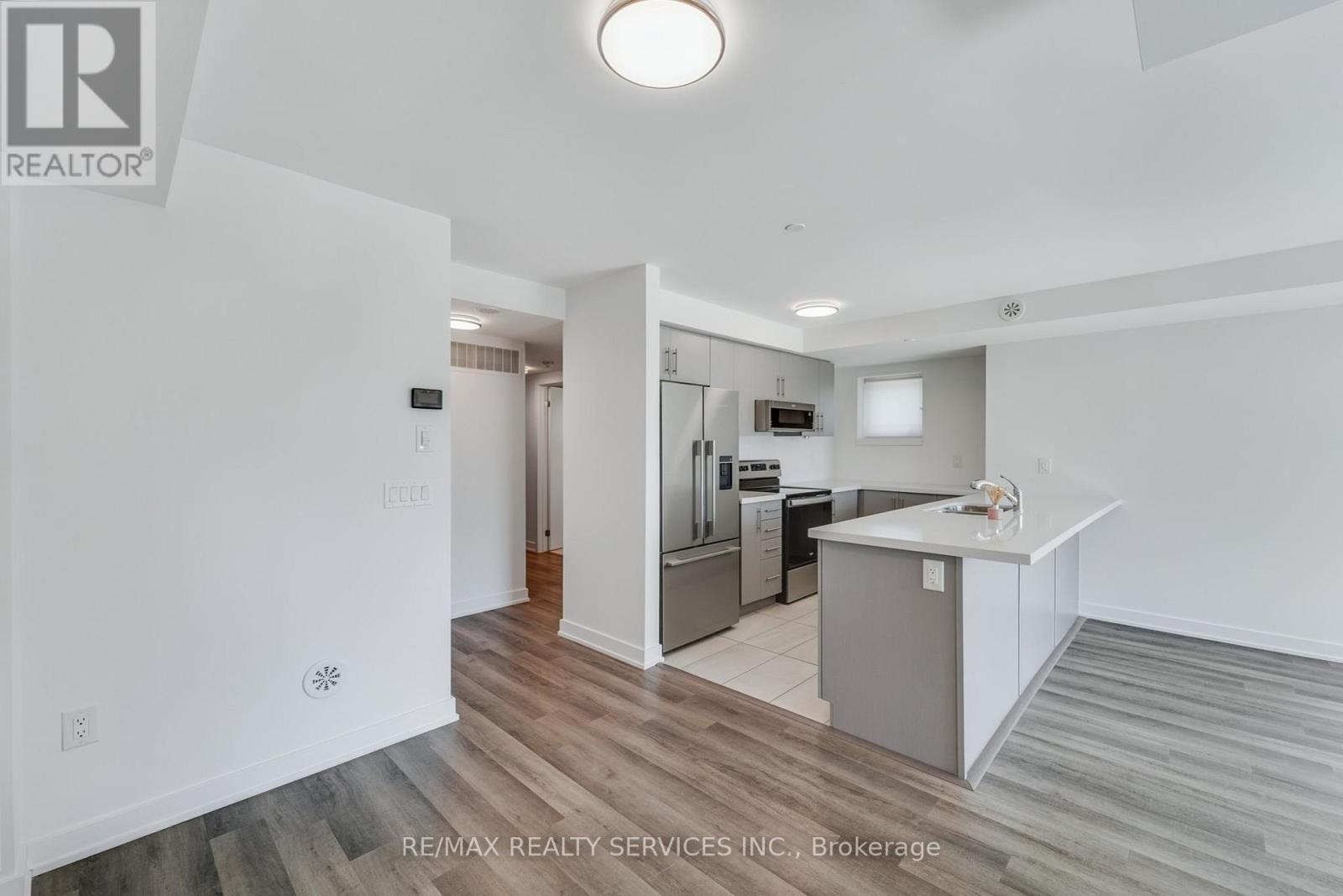 13 - 155 Veterans Drive, Brampton, Ontario  L7A 5L2 - Photo 11 - W12433034