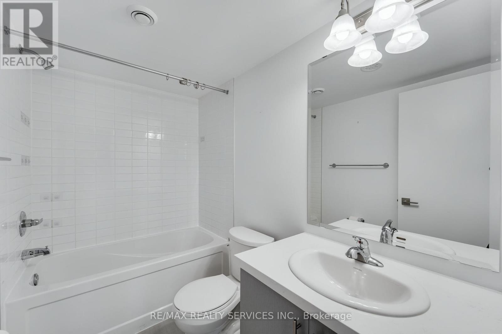 13 - 155 Veterans Drive, Brampton, Ontario  L7A 5L2 - Photo 18 - W12433034