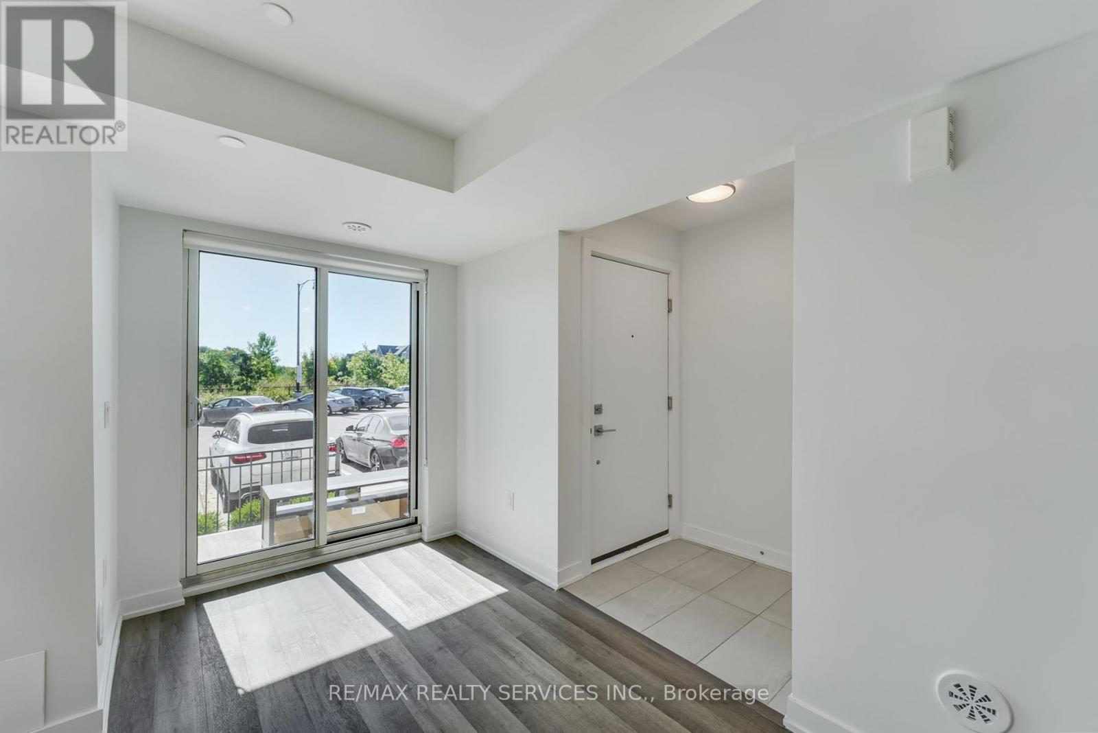 13 - 155 Veterans Drive, Brampton, Ontario  L7A 5L2 - Photo 3 - W12433034