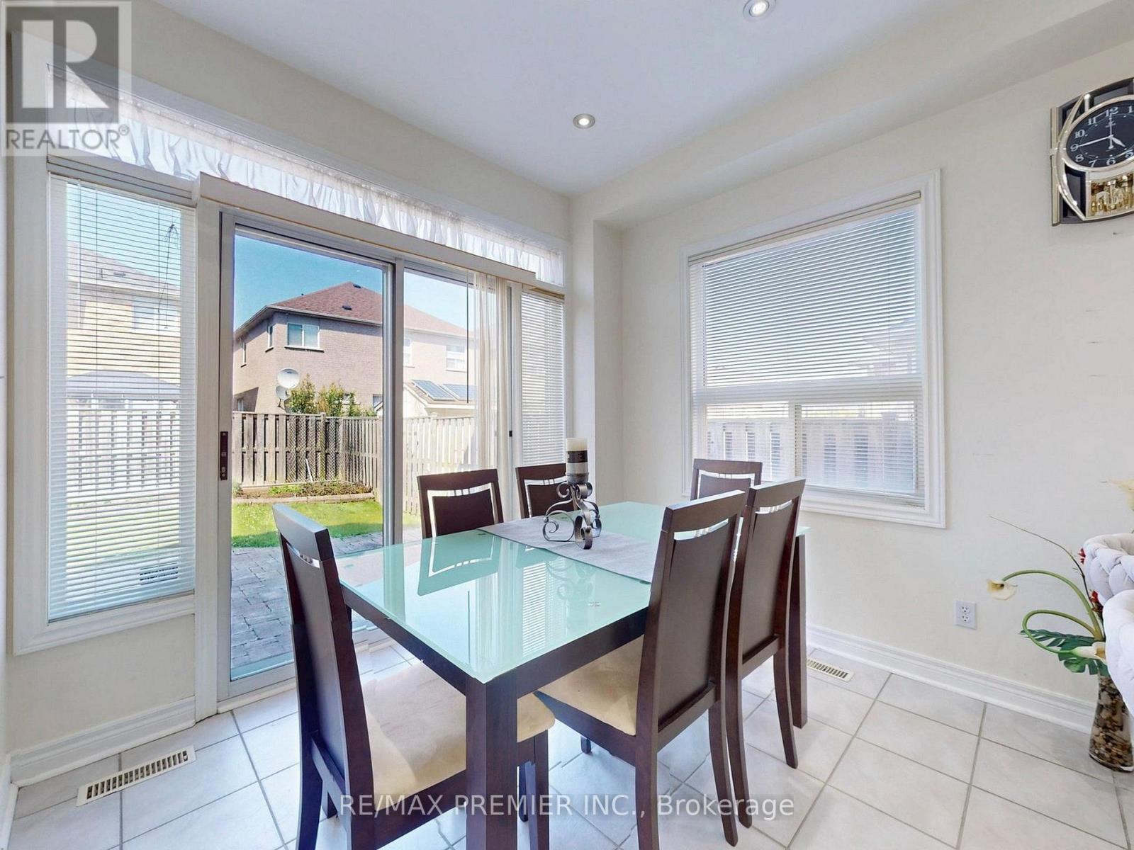 5869 Yachtsman Crossing, Mississauga, Ontario  L5M 6P1 - Photo 10 - W12433040
