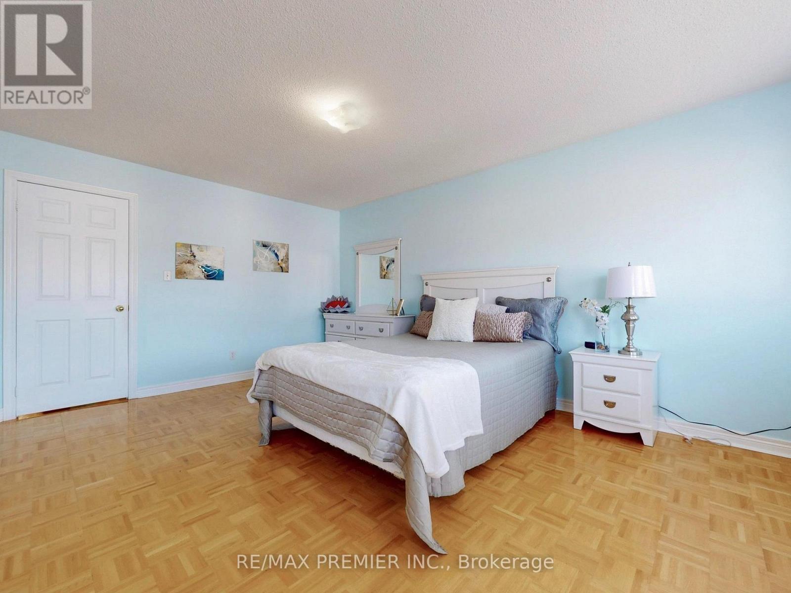 5869 Yachtsman Crossing, Mississauga, Ontario  L5M 6P1 - Photo 14 - W12433040
