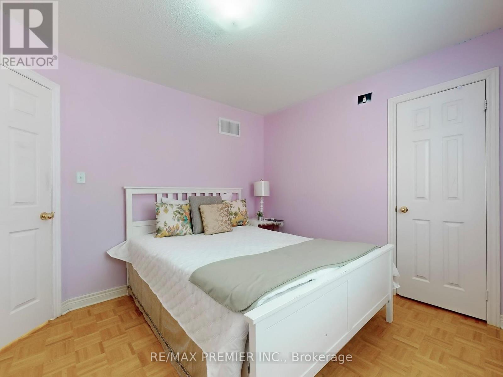 5869 Yachtsman Crossing, Mississauga, Ontario  L5M 6P1 - Photo 16 - W12433040