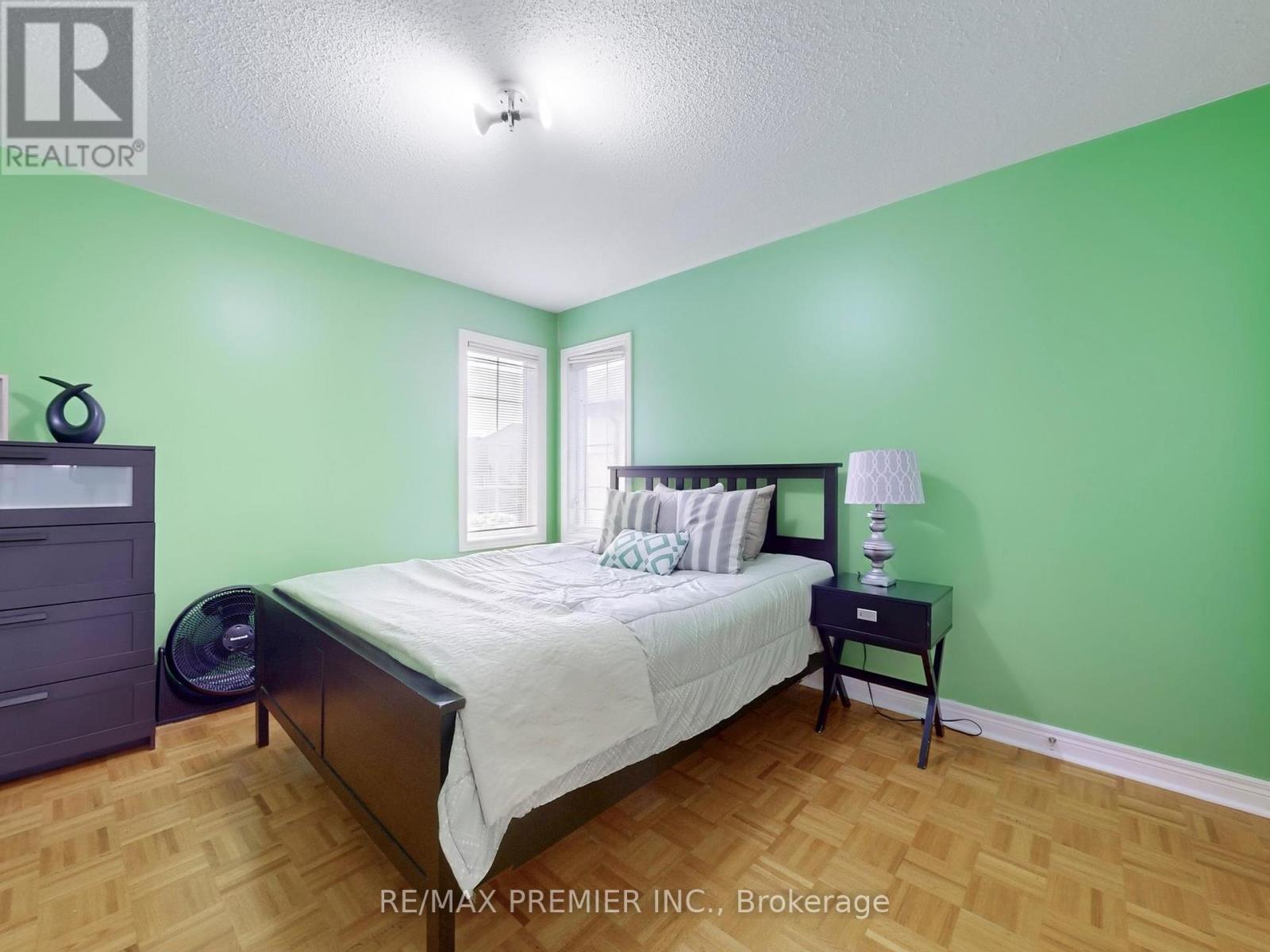 5869 Yachtsman Crossing, Mississauga, Ontario  L5M 6P1 - Photo 17 - W12433040