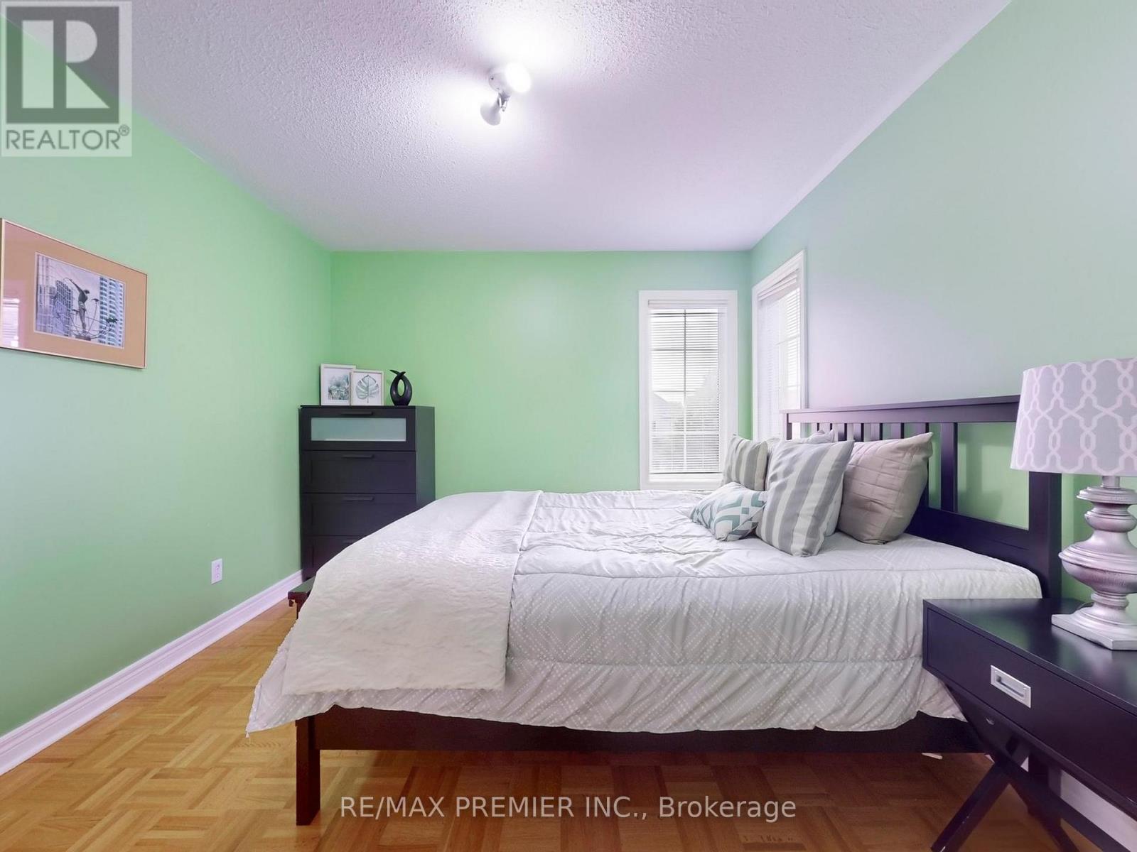 5869 Yachtsman Crossing, Mississauga, Ontario  L5M 6P1 - Photo 18 - W12433040