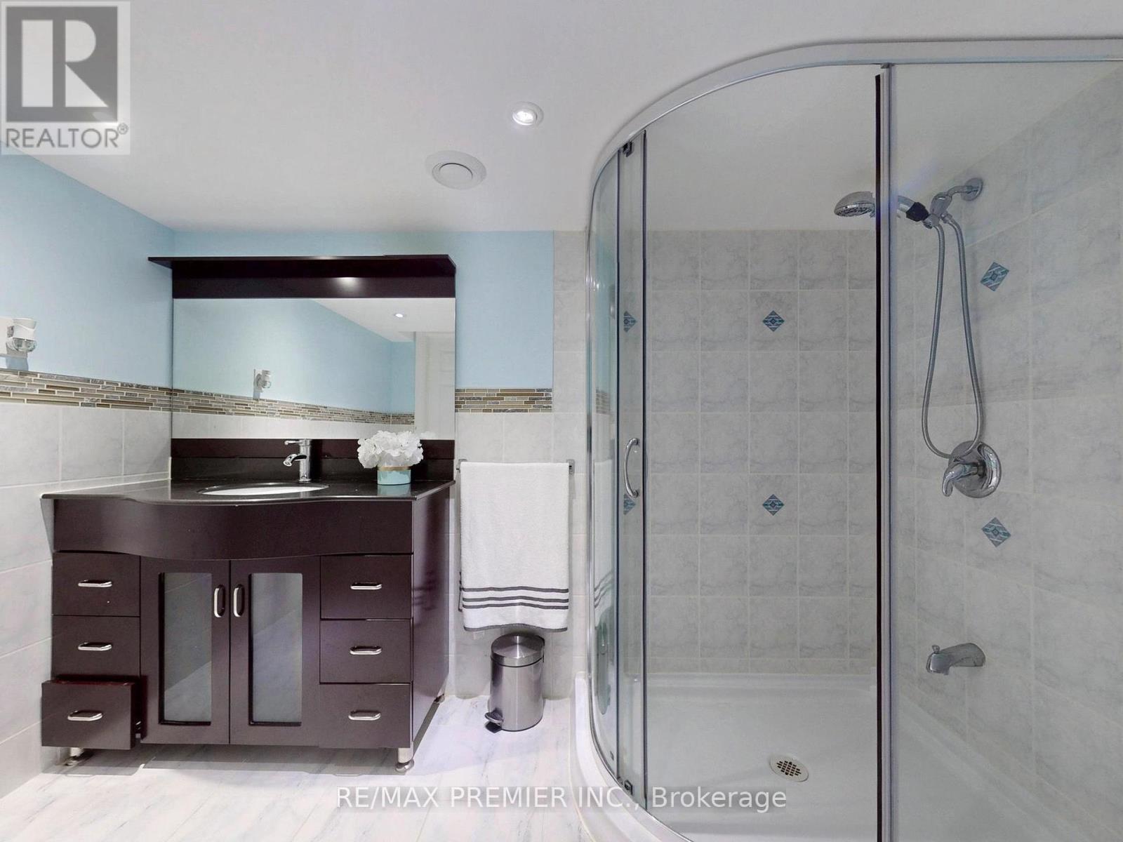5869 Yachtsman Crossing, Mississauga, Ontario  L5M 6P1 - Photo 27 - W12433040