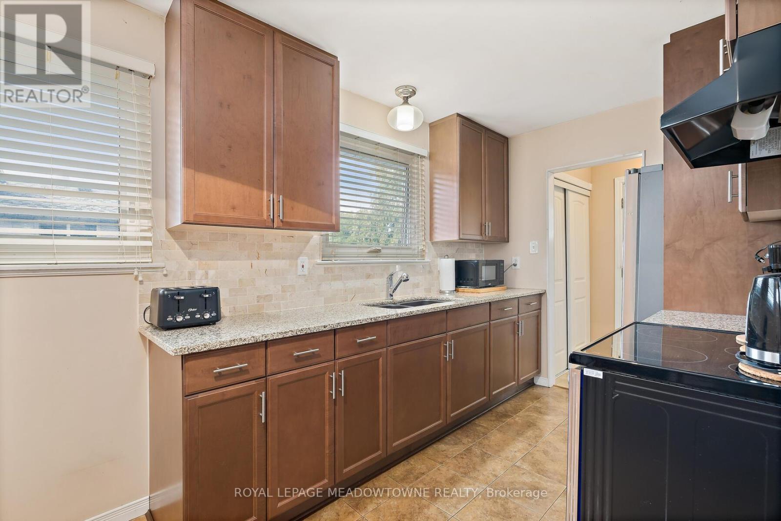 73 Jefferson Road, Brampton, Ontario  L6S 1W7 - Photo 15 - W12433071
