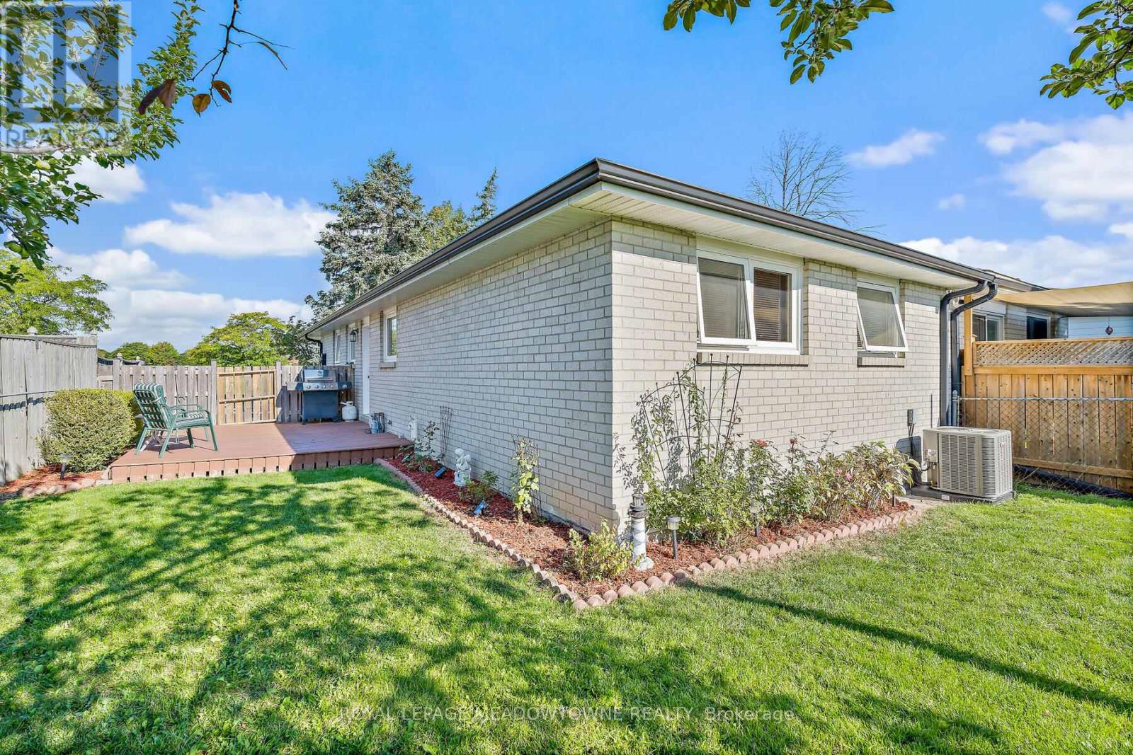 73 Jefferson Road, Brampton, Ontario  L6S 1W7 - Photo 38 - W12433071