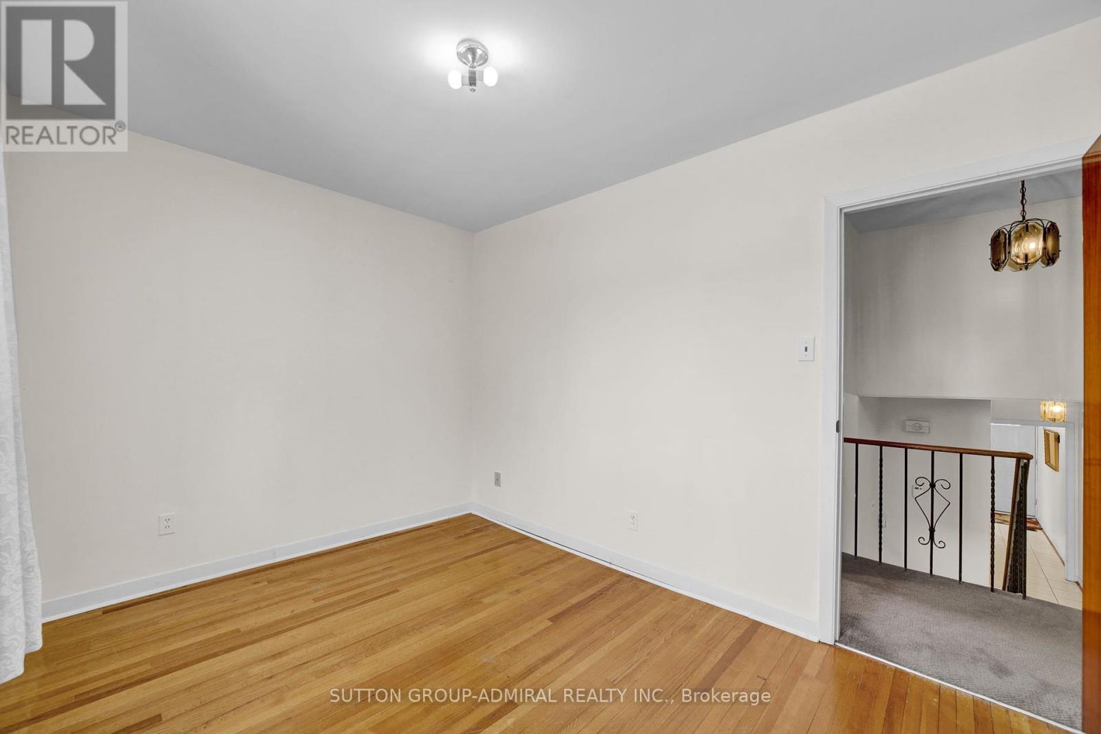 38 Frankton Crescent, Toronto, Ontario  M3J 1C1 - Photo 25 - W12433072