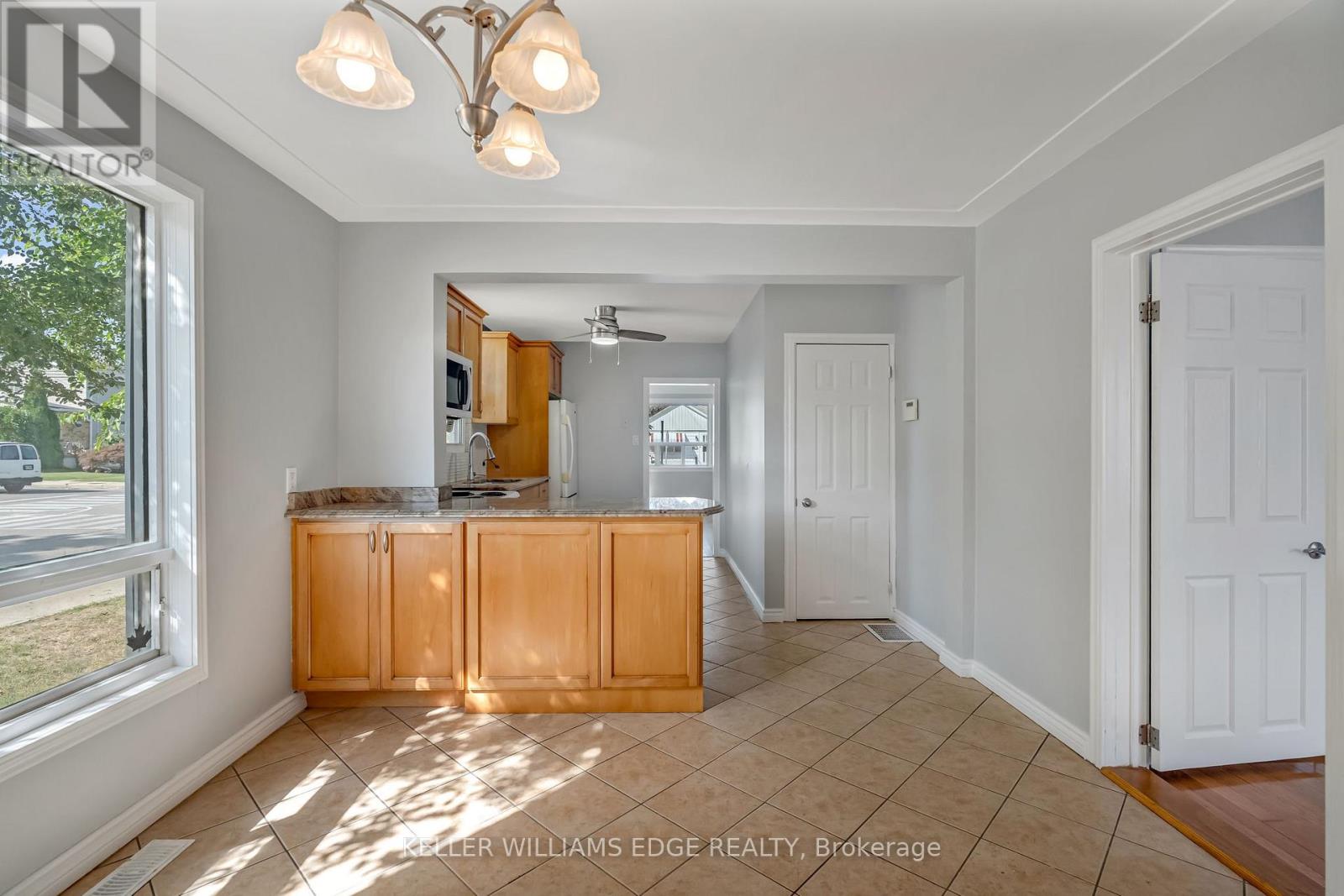 161 Cochrane Road, Hamilton, Ontario  L8K 3G3 - Photo 12 - X12433030