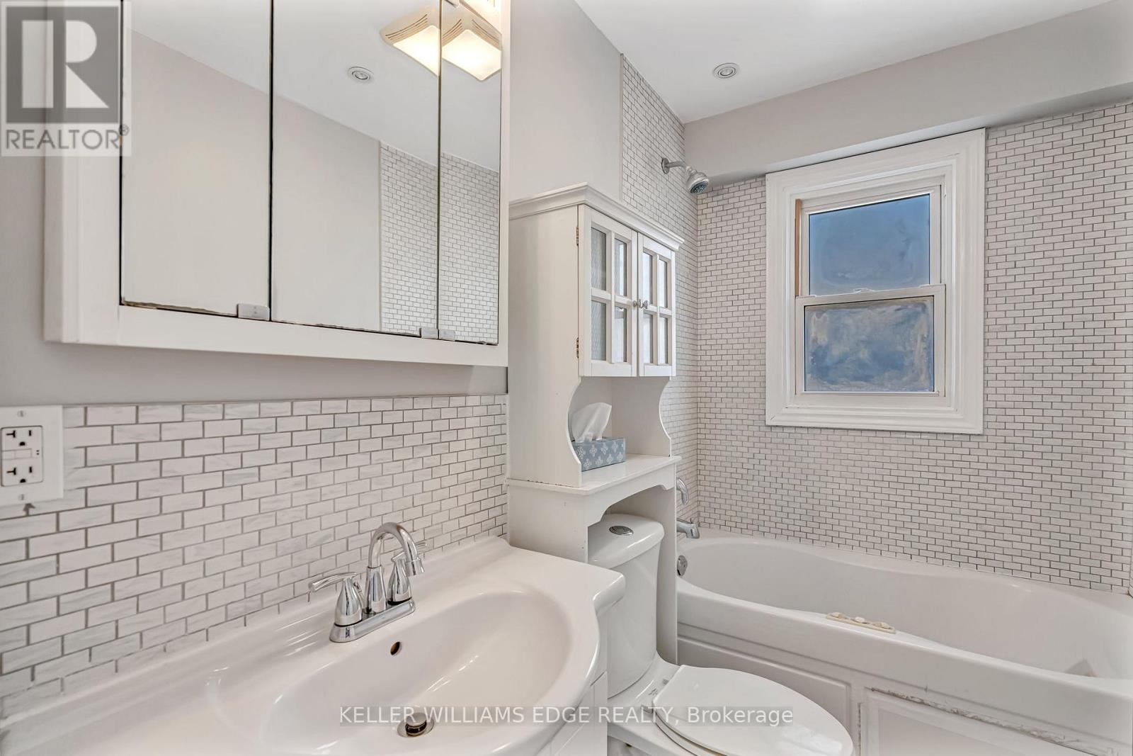 161 Cochrane Road, Hamilton, Ontario  L8K 3G3 - Photo 17 - X12433030