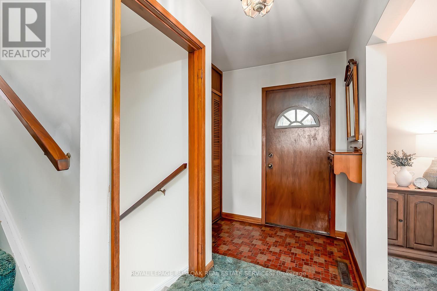 3 White Oaks Avenue, Brantford, Ontario  N3R 5N7 - Photo 3 - X12433041