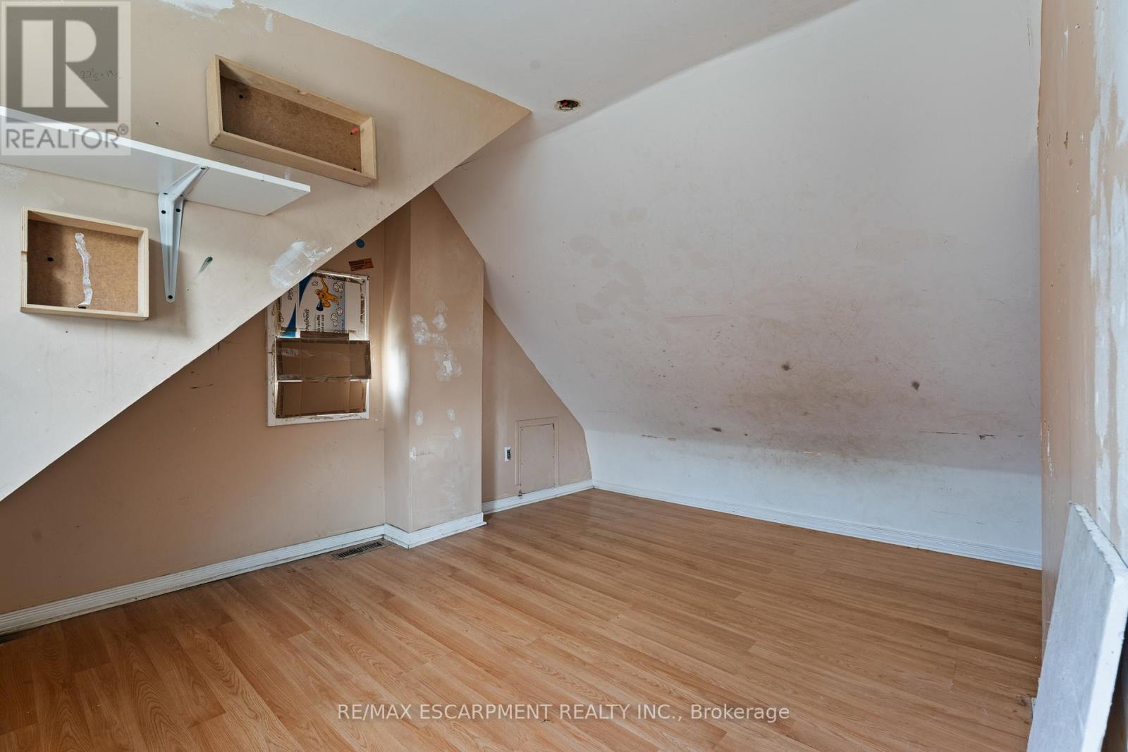 40 Rosemont Avenue, Hamilton, Ontario  L8L 2M3 - Photo 27 - X12433057