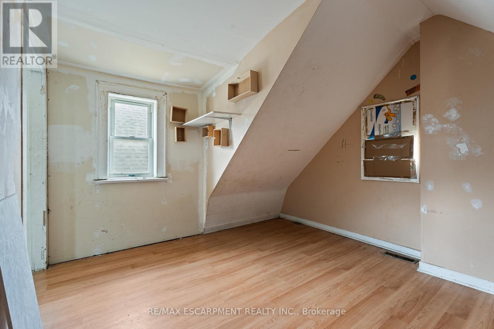 40 Rosemont Avenue, Hamilton, Ontario  L8L 2M3 - Photo 28 - X12433057