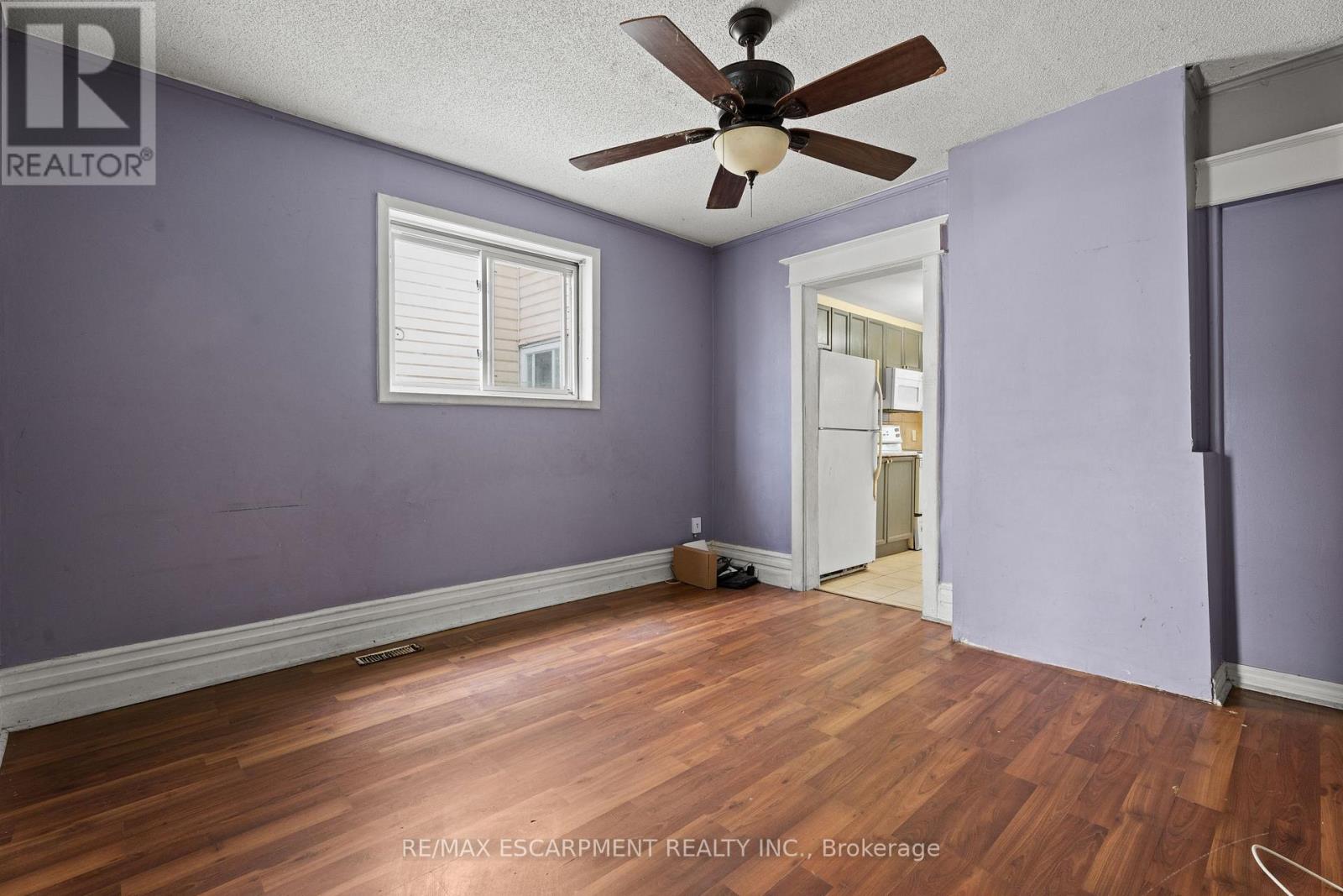 40 Rosemont Avenue, Hamilton, Ontario  L8L 2M3 - Photo 5 - X12433057