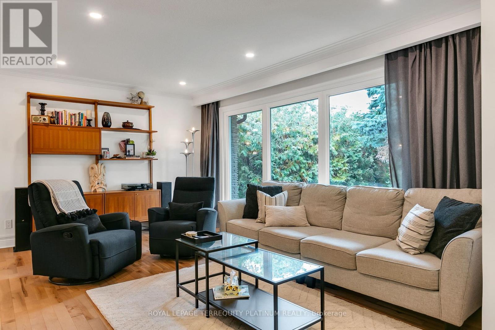 5 VERSEND DRIVE, Toronto, Ontario
