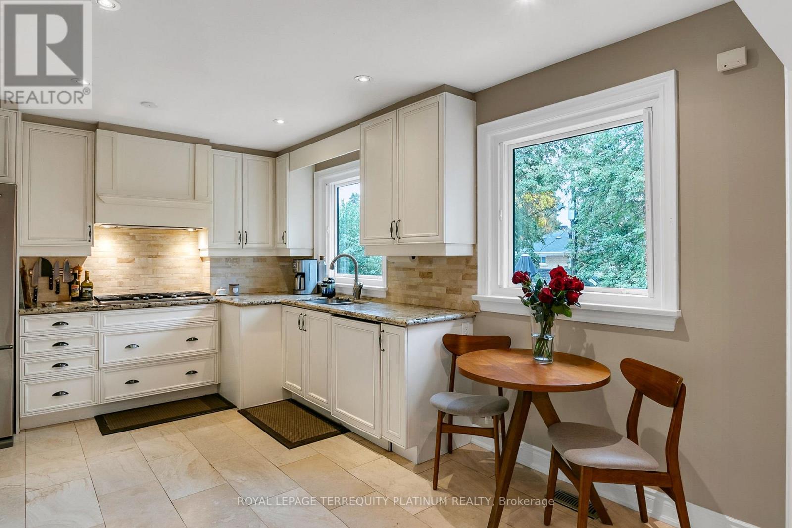 5 Versend Drive, Toronto, Ontario  M3A 2B6 - Photo 11 - C12433109